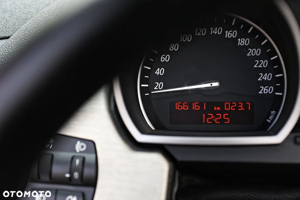 BMW Z4 2.2i - 33