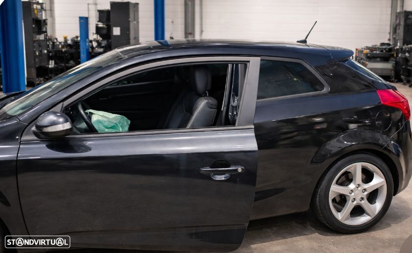 Kia Ceed S Coupé 1.6 CRDi EX - 2