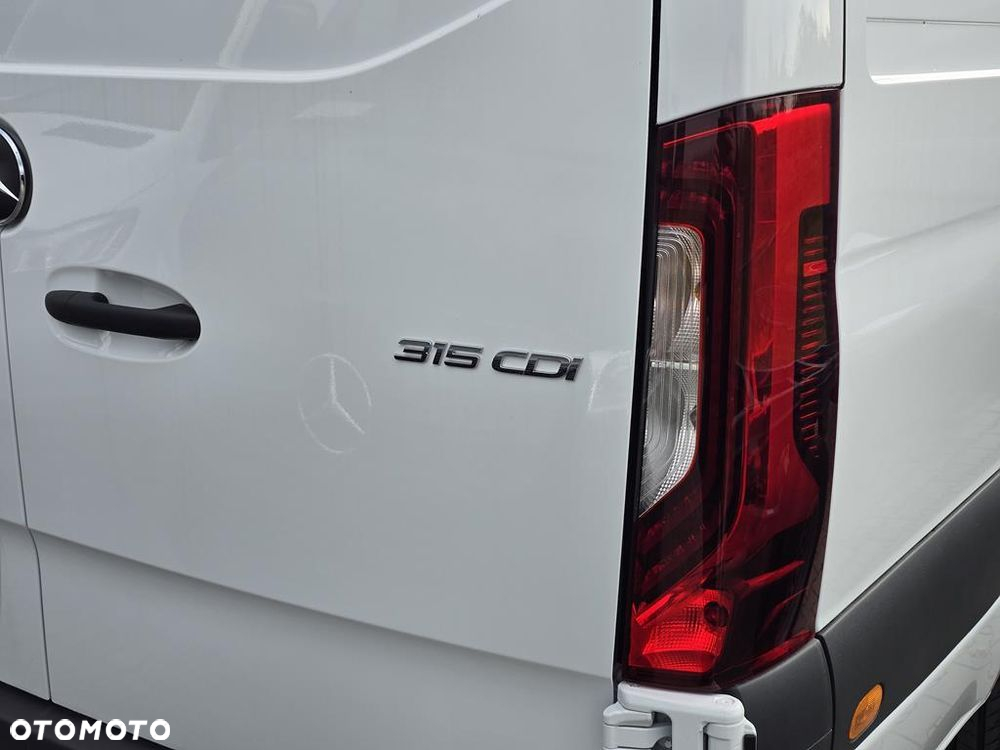 Mercedes-Benz Sprinter - 29