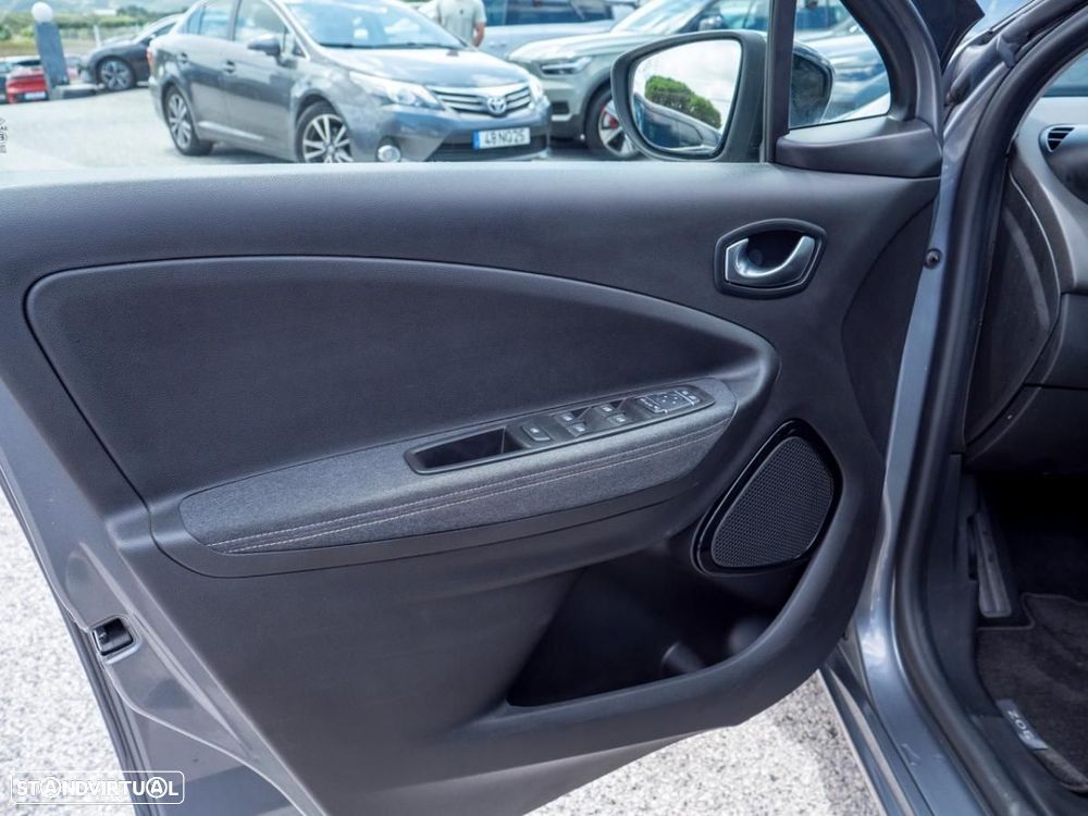 Renault Zoe (c/ Bateria) EV50 135hp Iconic - 21