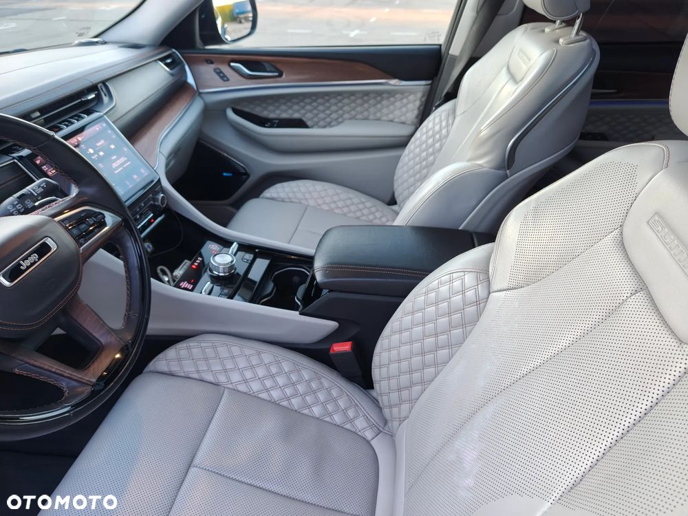 Jeep Grand Cherokee - 29