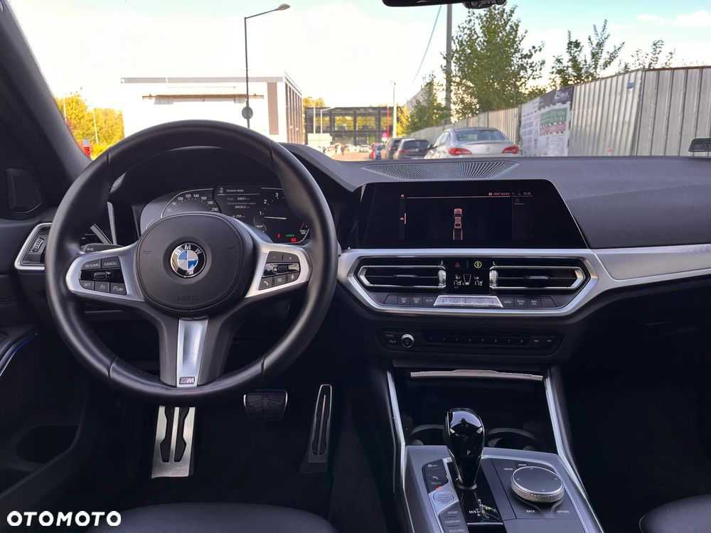BMW Seria 3 318i M Sport sport - 25
