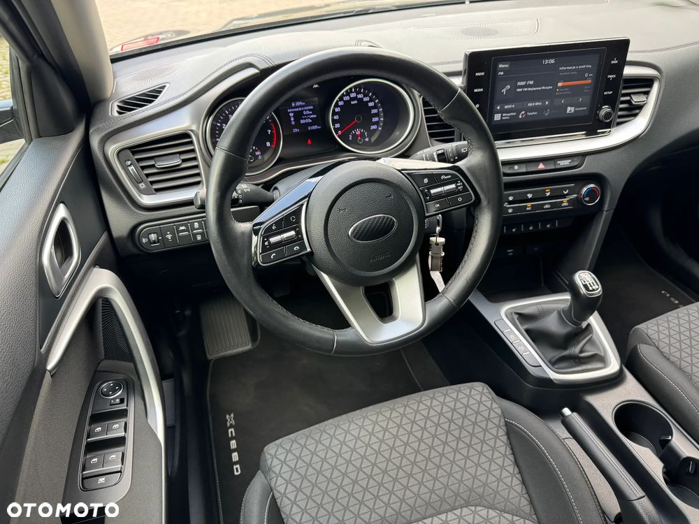 Kia XCeed 1.4 T-GDI L - 23