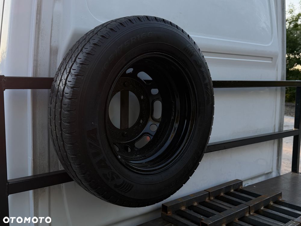 Mercedes-Benz Sprinter - 15