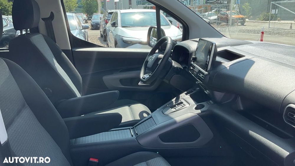 Toyota Proace 136 CP 50 kWh L2 6+1 Family+ - 7