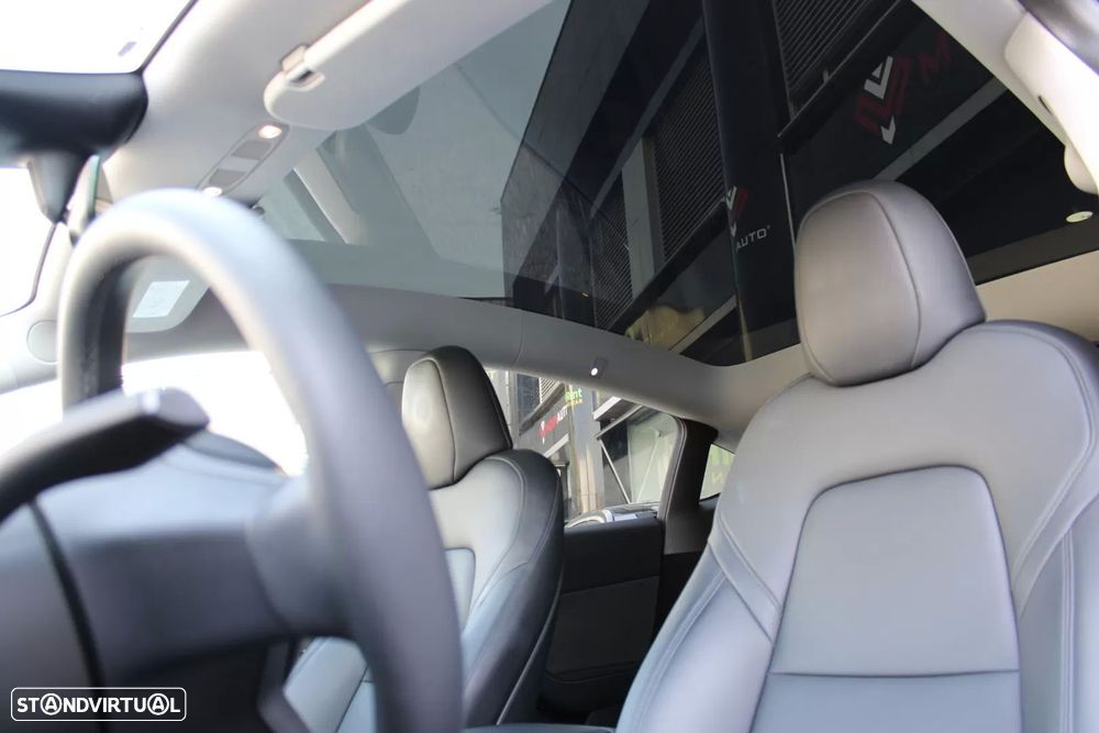 Tesla Model Y Standard - 11