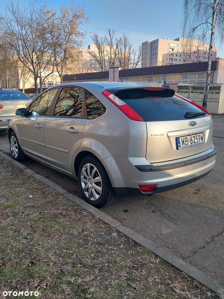 Ford Focus 1.8 Ghia - 4