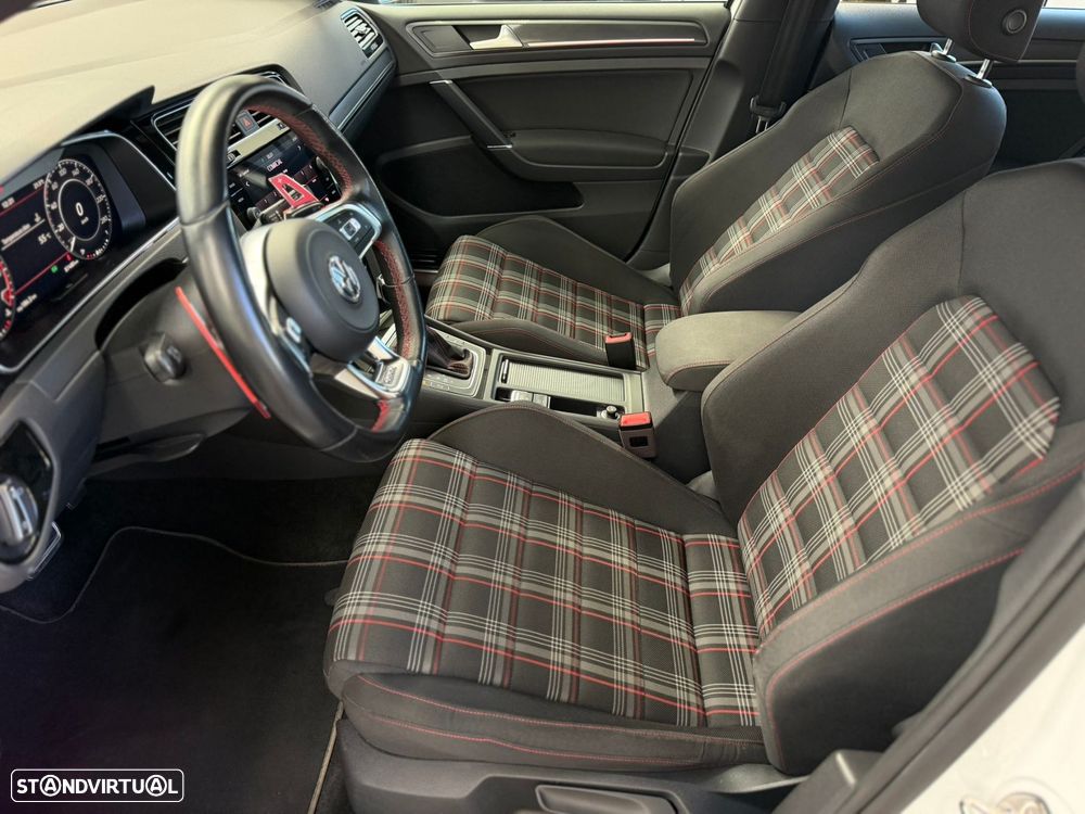 VW Golf 2.0 TSI GTI DSG Performance - 44
