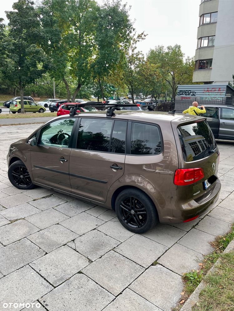 Volkswagen Touran 1.6 TDI DPF BlueMotion Technology DSG Highline - 9