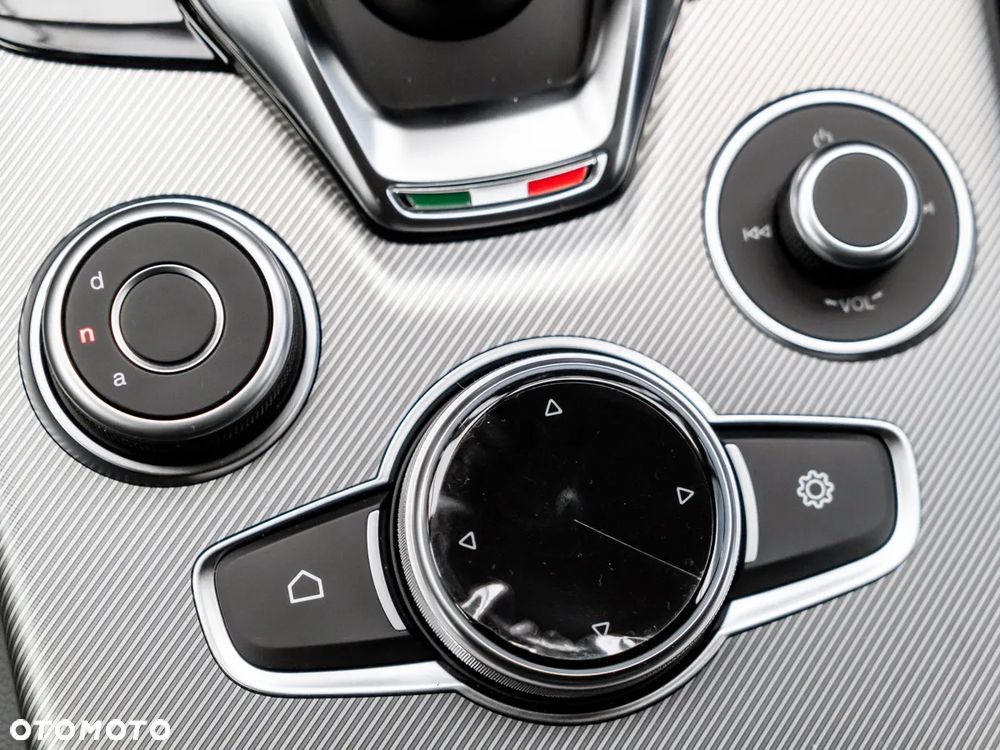 Alfa Romeo Stelvio 2.0 Turbo Veloce Q4 - 30