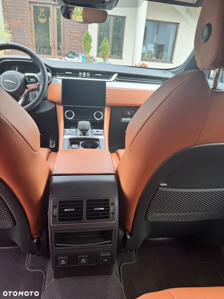 Jaguar F-Pace 2.0 P250 mHEV AWD R-Dynamic S - 7