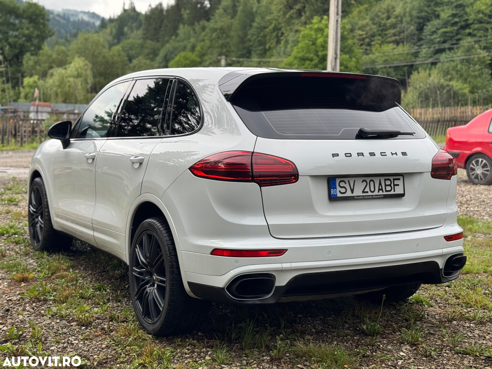 Porsche Cayenne 3.0 L - 4
