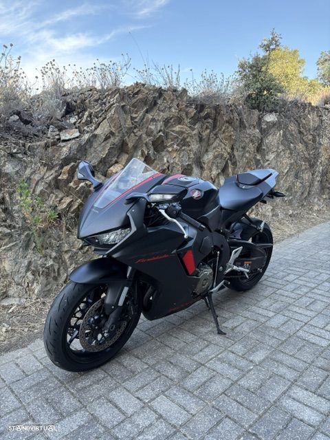 Honda CBR Fireblade 1000 - 3