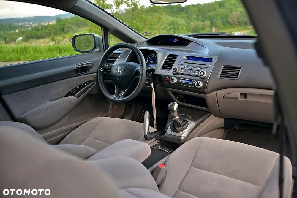 Honda Civic 1.8 Executive - 34