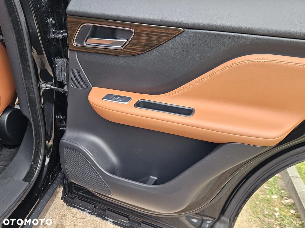 Jaguar F-Pace 2.0 i4D AWD Prestige - 19