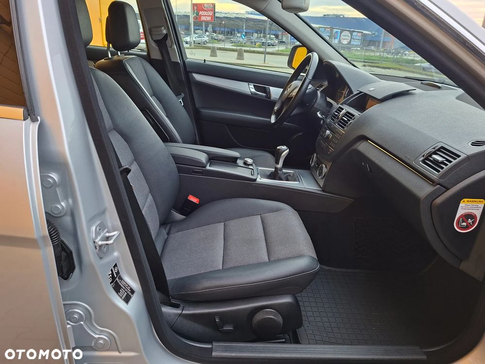 Mercedes-Benz Klasa C 180 Kompressor Avantgarde - 20