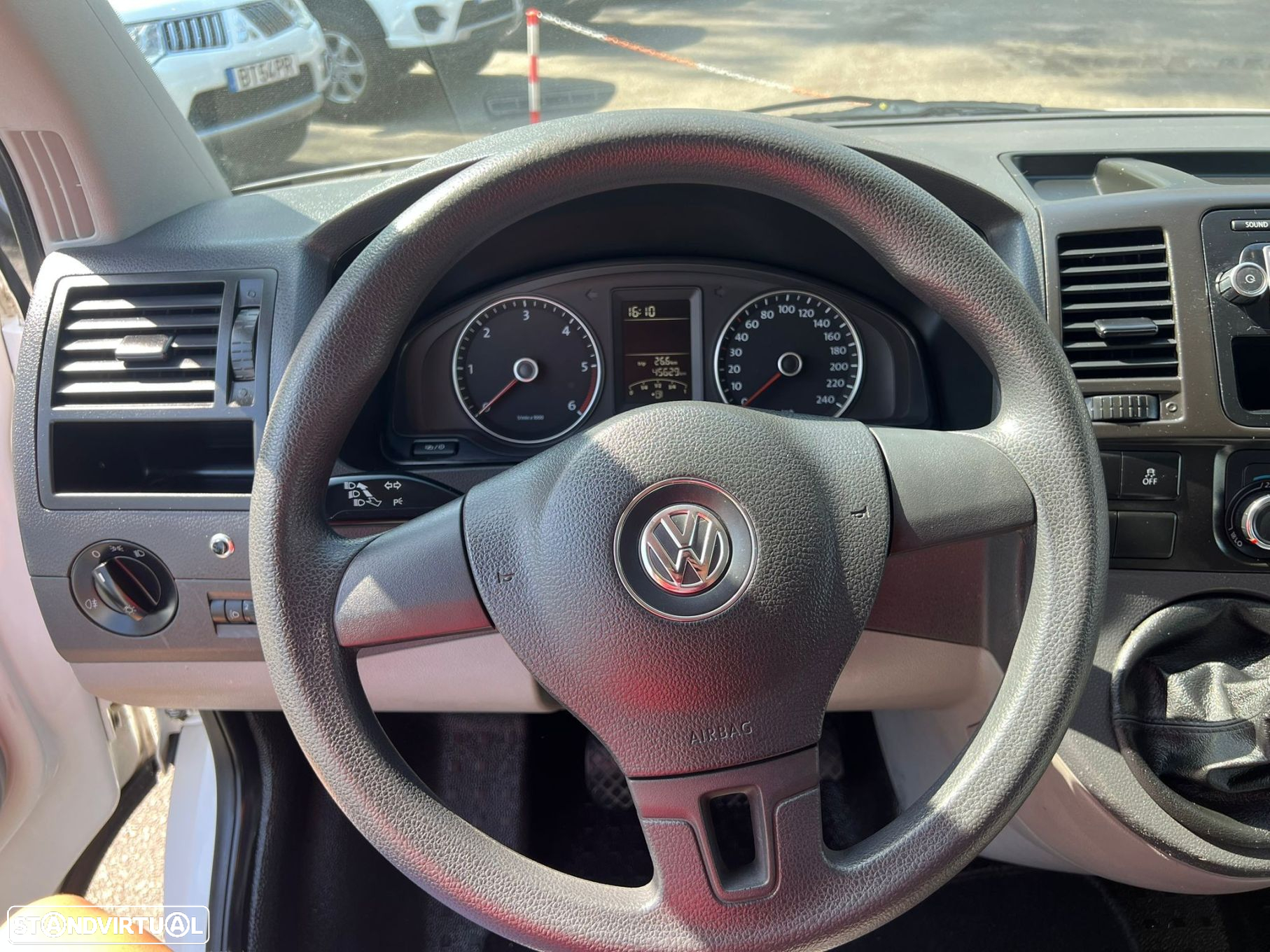 VW Transporter Outro - 9