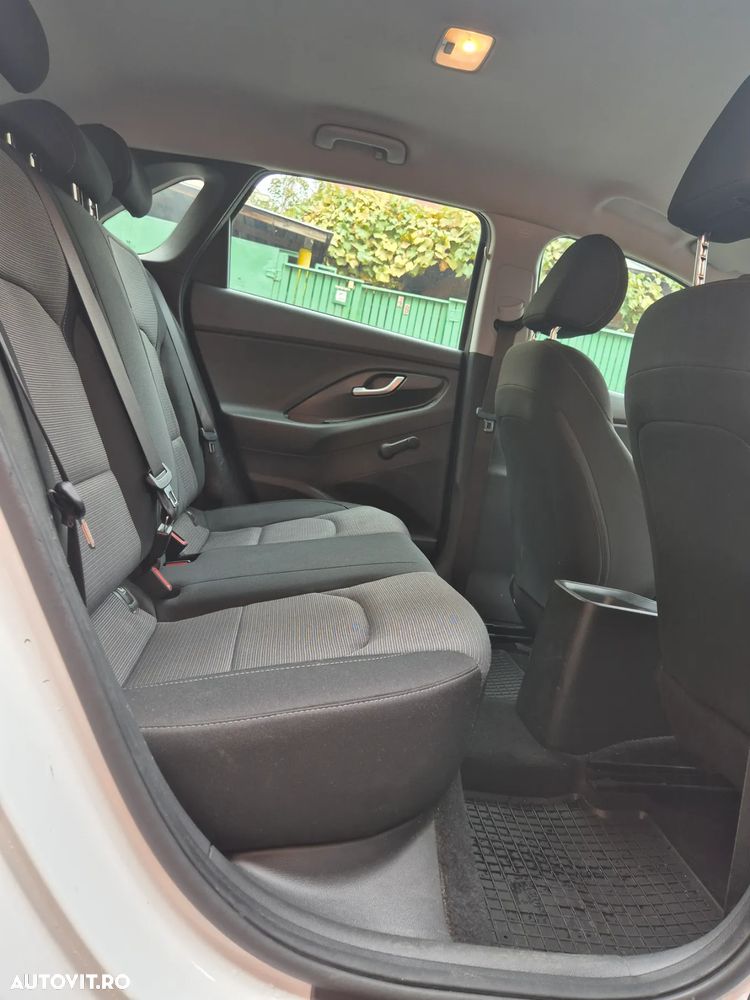 Hyundai i30 1.4 MPi 5DR M/T ISG Comfort - 10