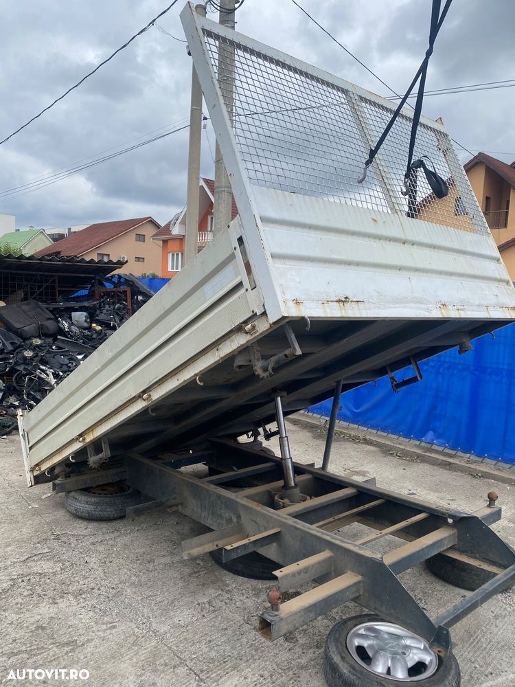 Bena Basculabila Iveco pe 3 parti, cu cilindru hidraulic - 9