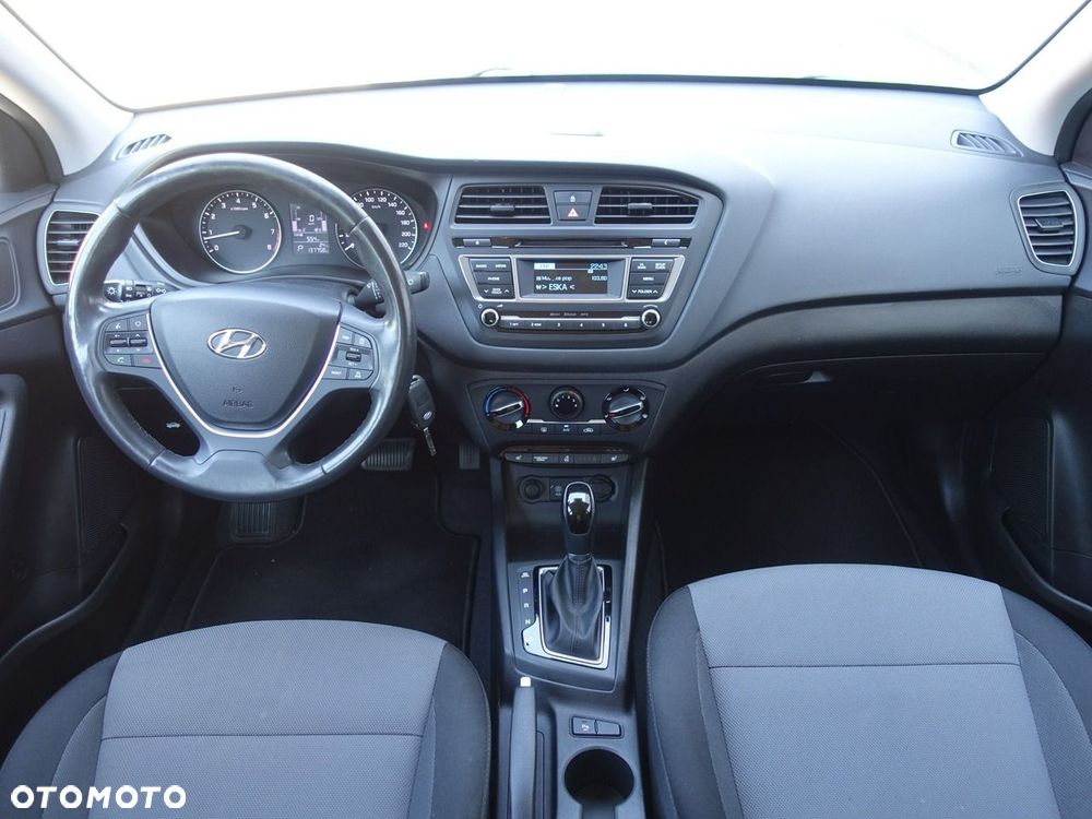 Hyundai i20 1.4 Automatik Trend - 15