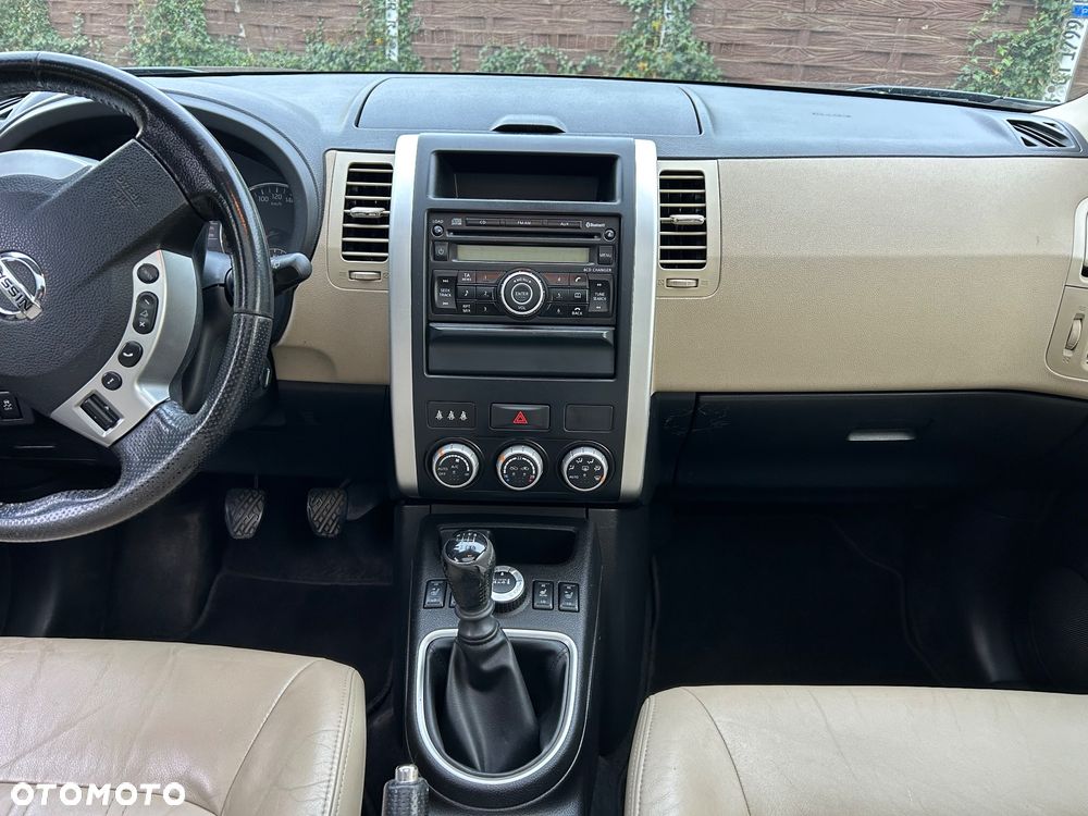 Nissan X-Trail 2.0 dCi 4x4 DPF LE - 41