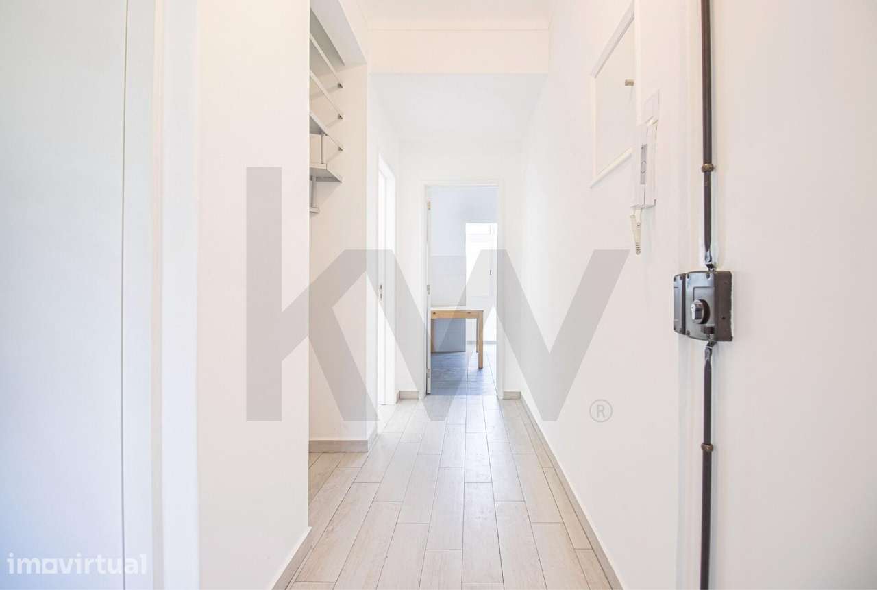 Simpático Apartamento T2+1 com Varandas para Arrendamento em Alverca - Grande imagem: 3/29