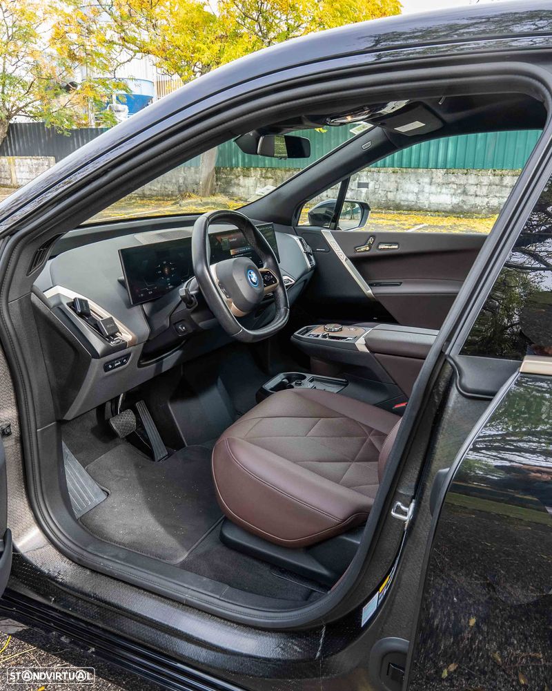 BMW iX xDrive40 - 9