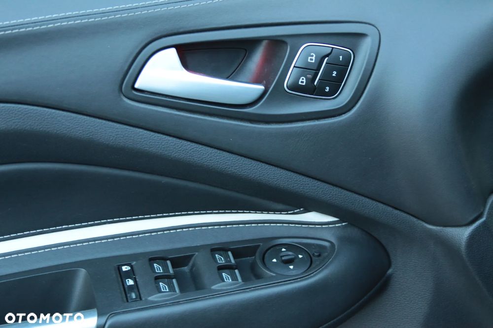 Ford Kuga 2.0 TDCi 2x4 Vignale - 19