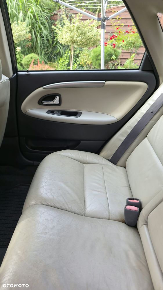 Volvo S40 2.0 - 16