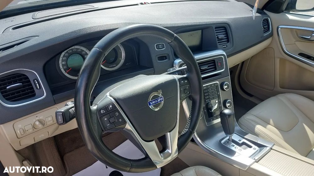 Volvo S60 D5 Summum - 1