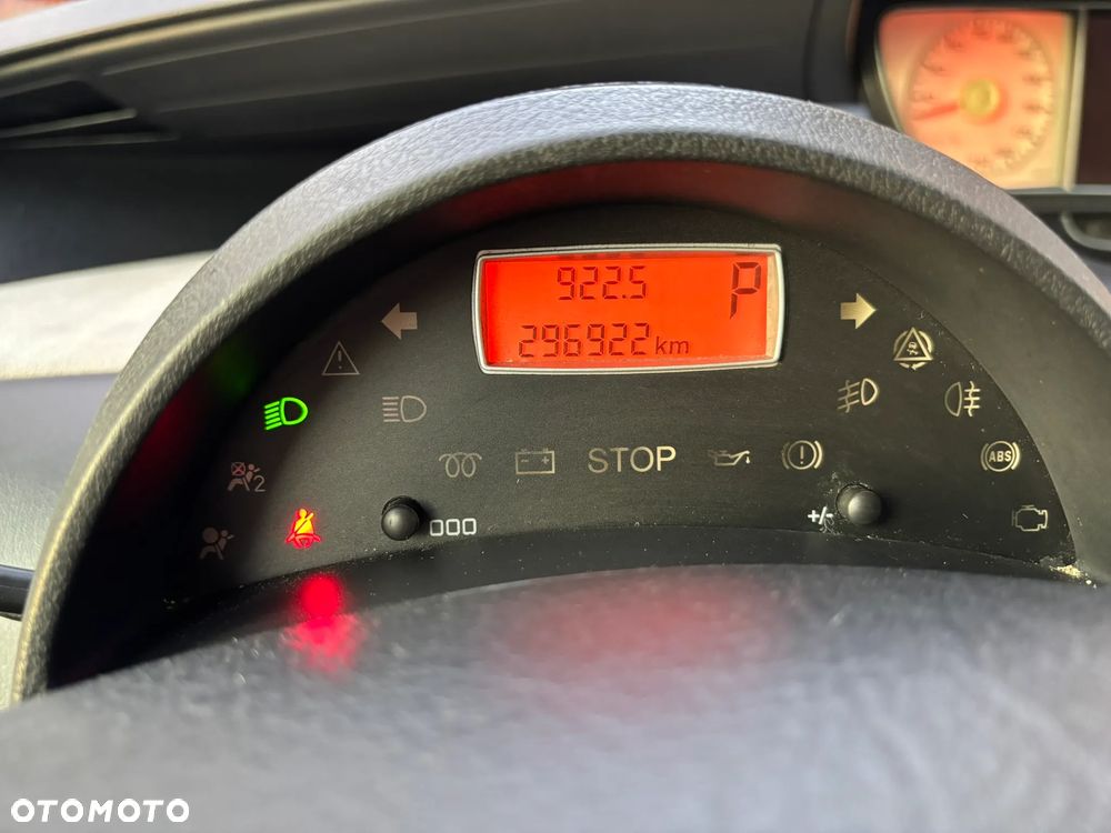 Peugeot 807 HDi 170 Bi-Turbo Automatik Platinum Pullmann - 37