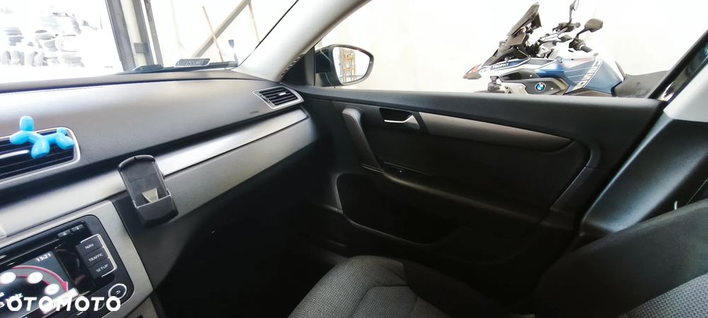 Volkswagen Passat 2.0 TDI Comfortline DSG - 11