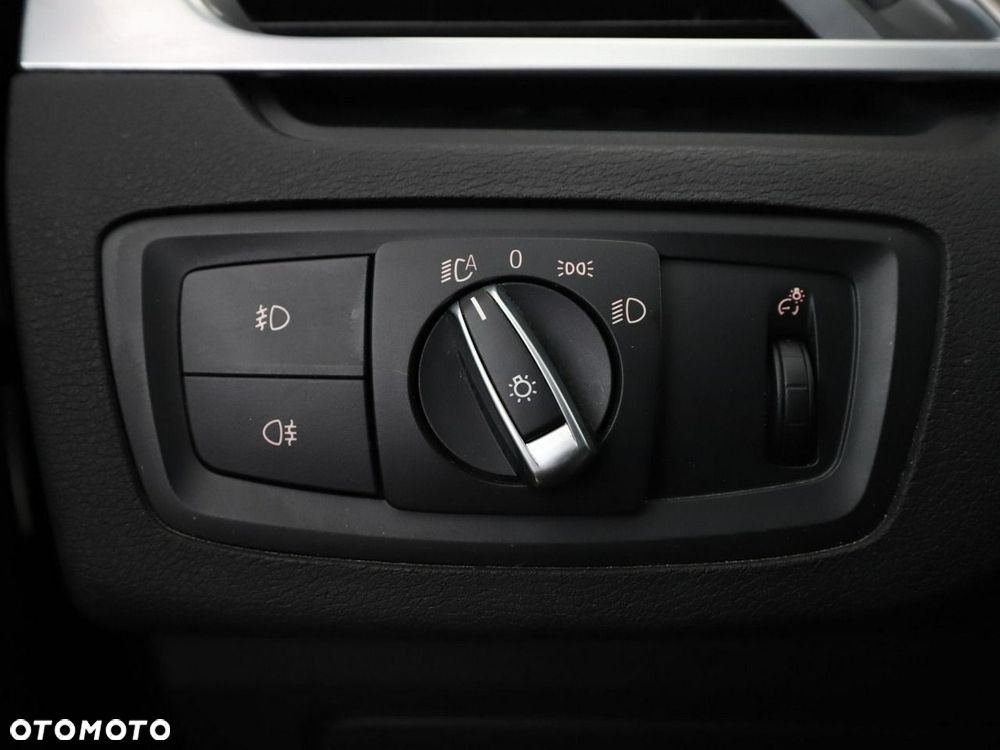 BMW X1 sDrive20d xLine - 34