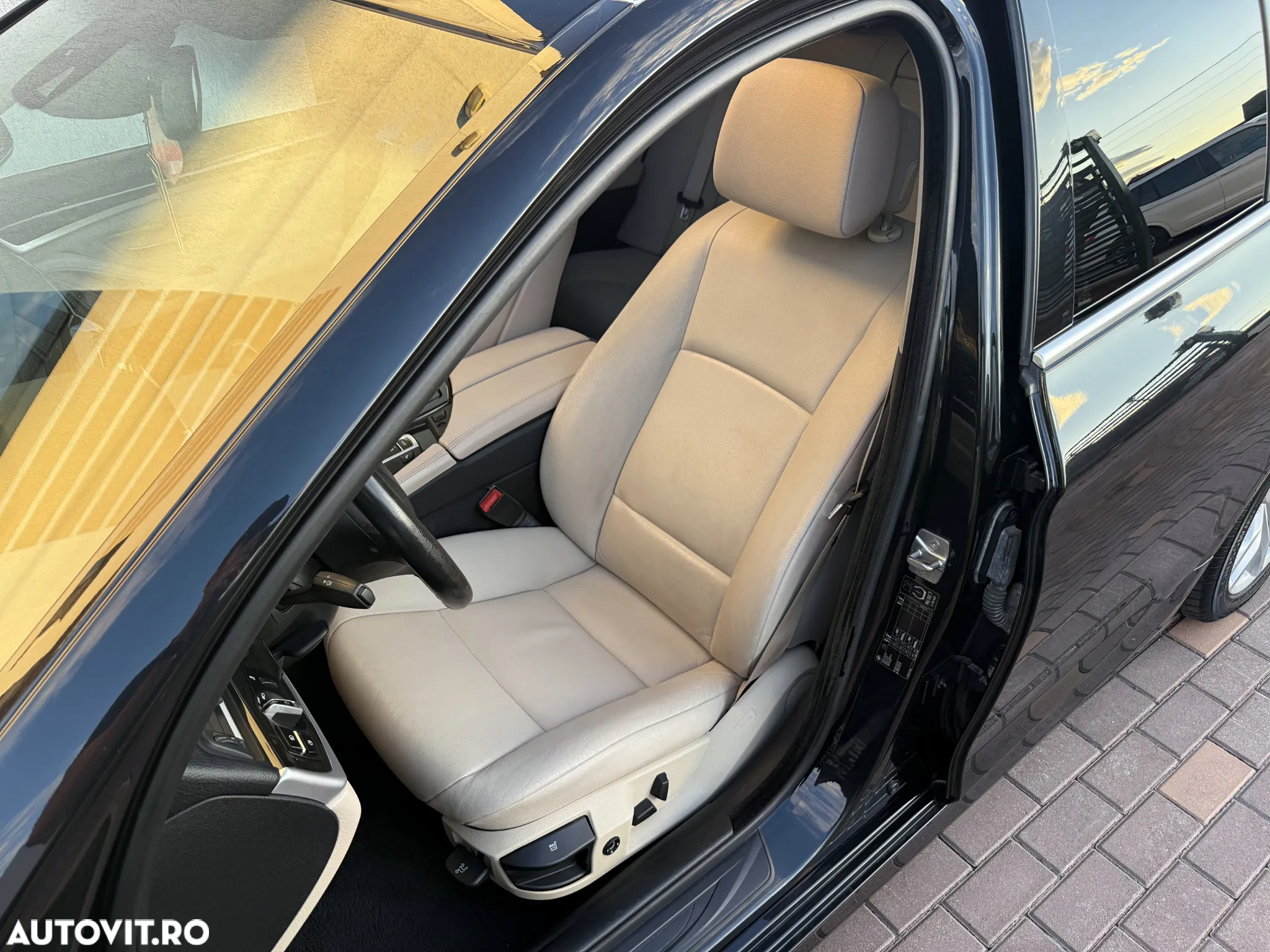 BMW Seria 5 525d Touring Aut. Luxury Line - 8