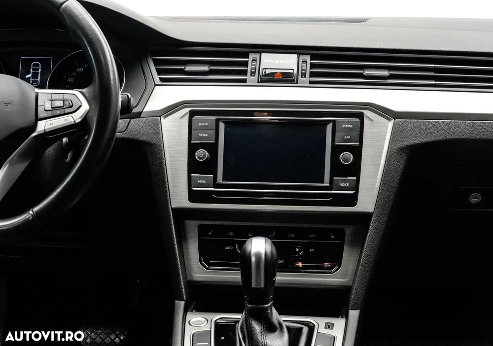 Volkswagen Passat 2.0 TDI DSG Comfortline - 18