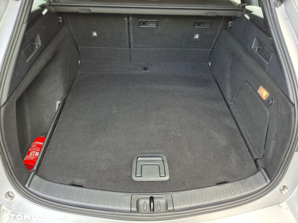Toyota Corolla 2.0 Hybrid Comfort - 7
