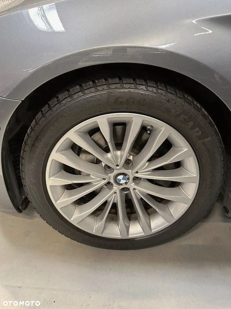 BMW Seria 5 520d xDrive - 27