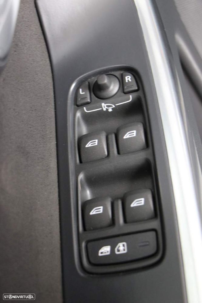 Volvo XC 60 2.0 D4 R-Design 139g Start/Stop - 22