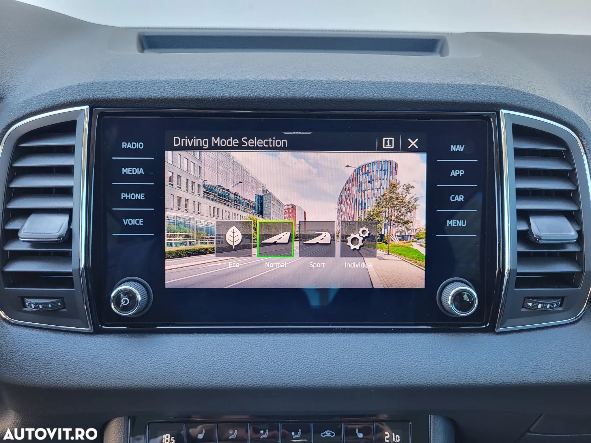 Skoda Karoq 1.5 TSI DSG Selection - 29
