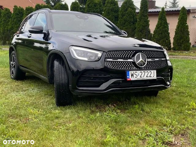 Mercedes-Benz GLC 300 4Matic 9G-TRONIC AMG Line - 2