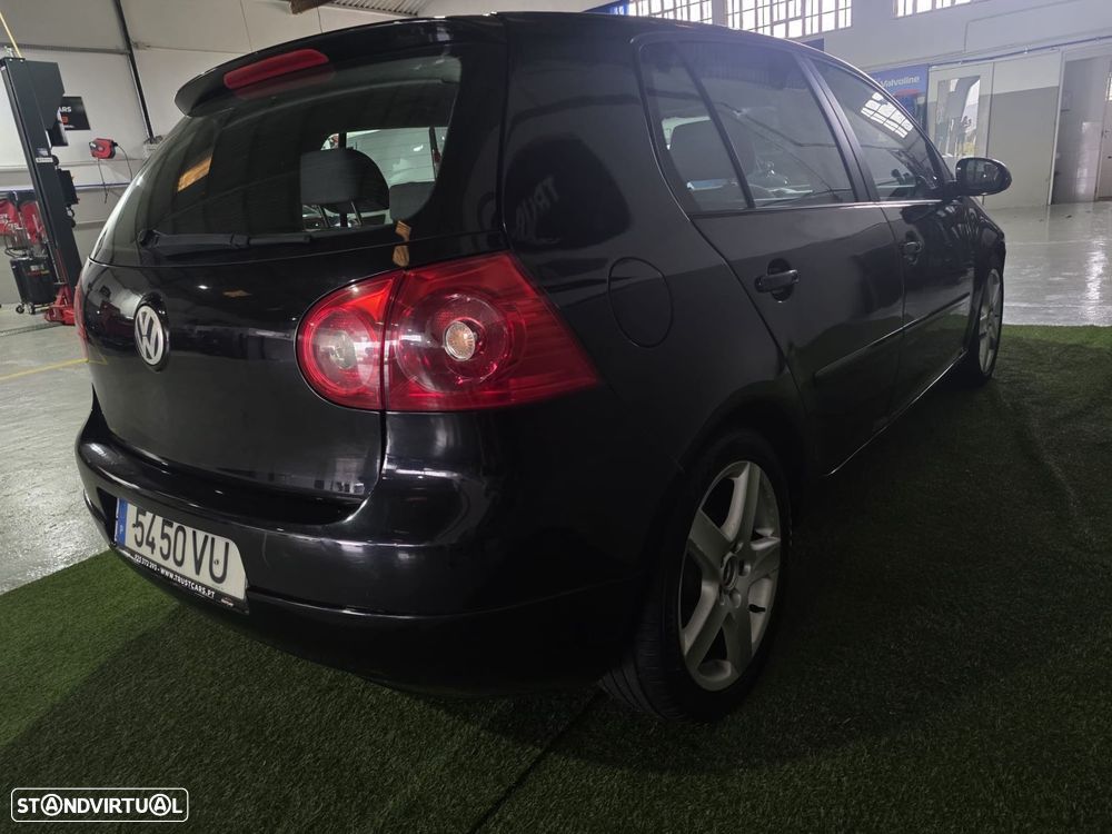 VW Golf 2.0 TDi Confortline - 6