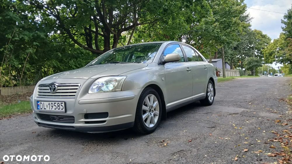 Toyota Avensis - 1
