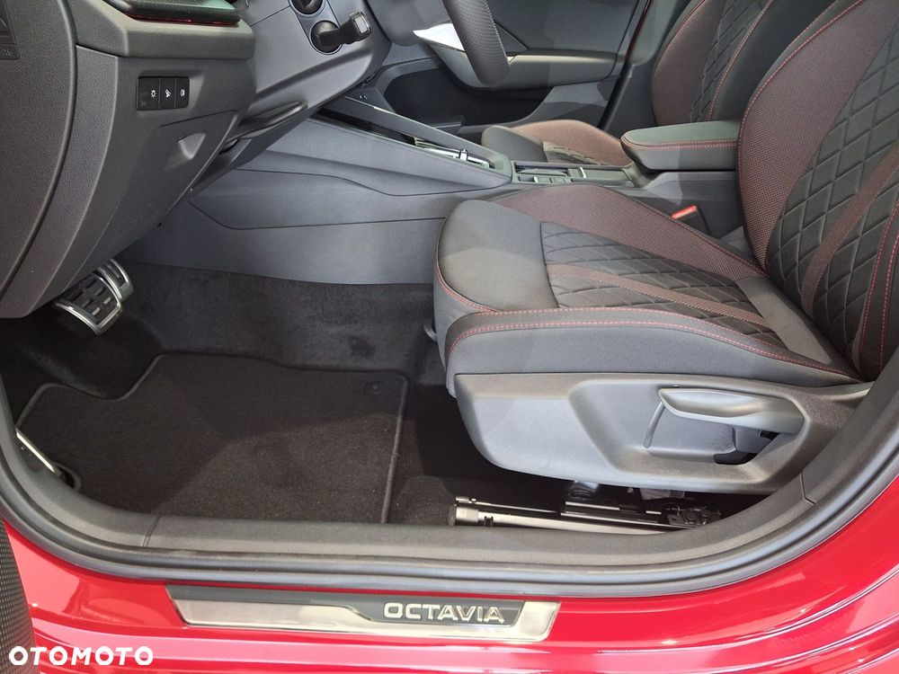 Skoda Octavia 2.0 TSI RS DSG - 17