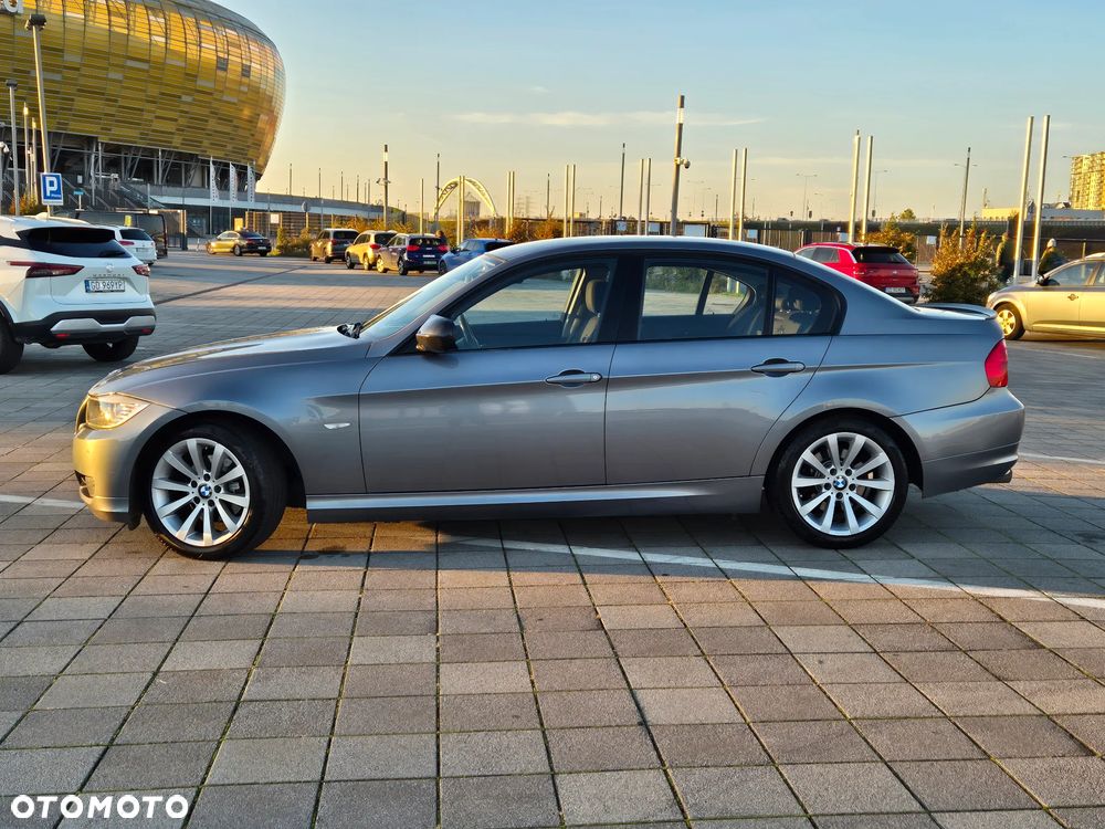 BMW Seria 3 320i - 3
