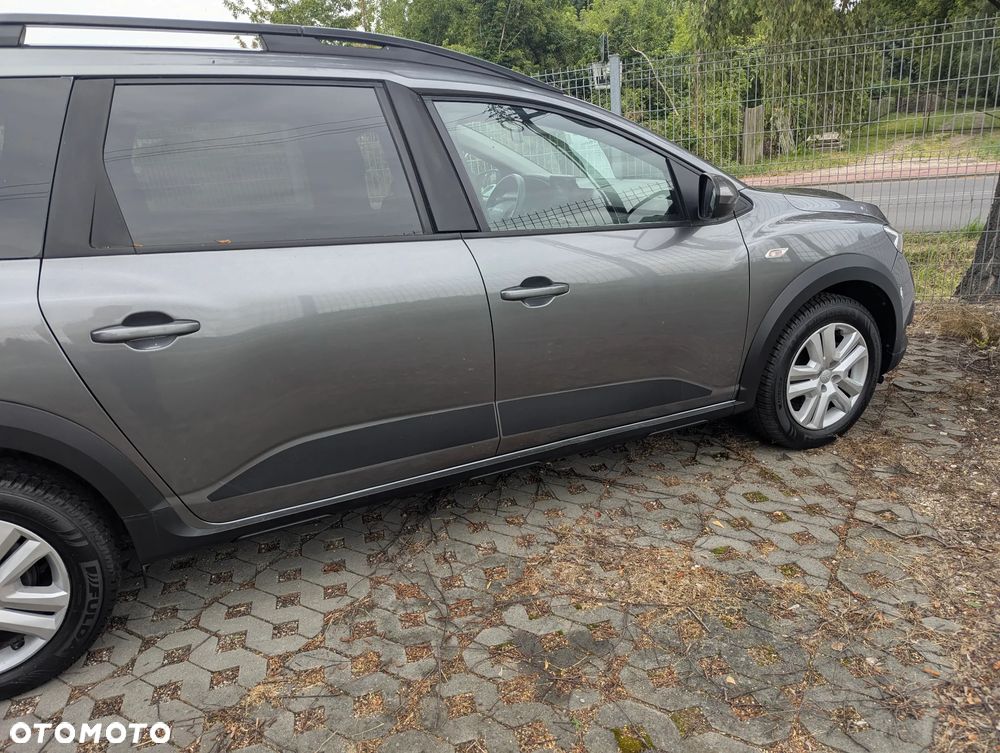 Dacia Jogger 1.0 TCe Essential 7os - 16