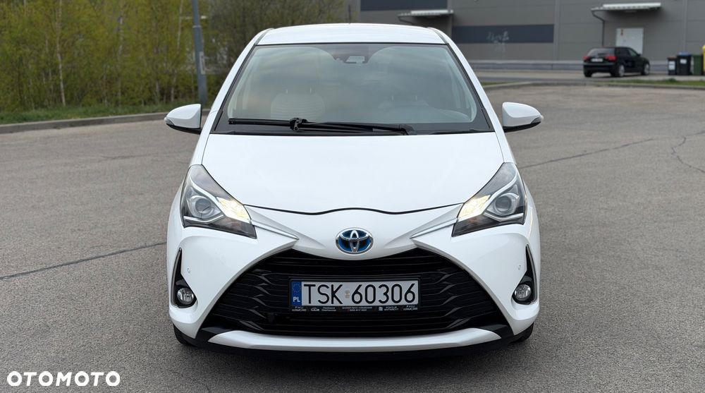 Toyota Yaris Hybrid 100 Premium - 19