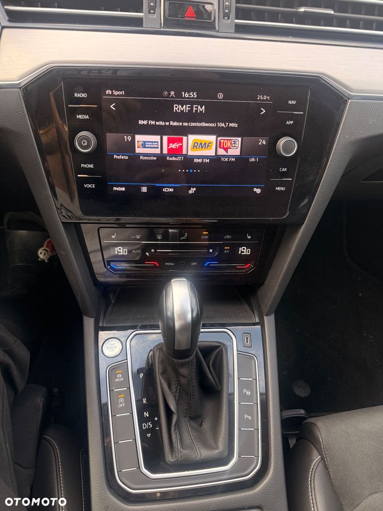 Volkswagen Passat 2.0 TDI EVO Elegance DSG - 11