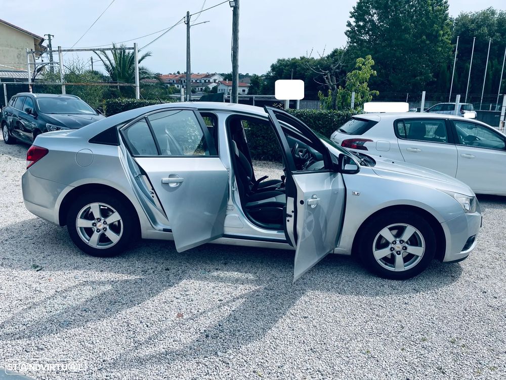 Chevrolet Cruze 1.6 LS - 10