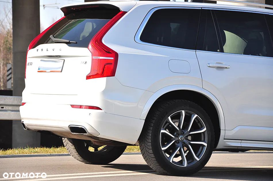 Volvo XC 90 - 9
