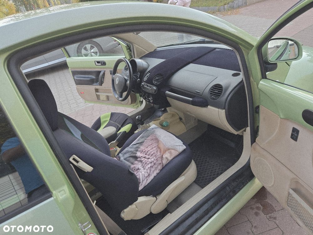 Volkswagen New Beetle - 7